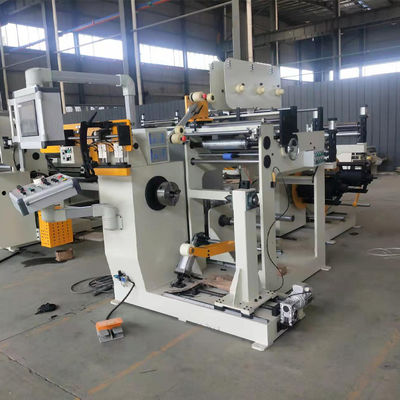 Automatische Wickel- und Folienwickelmaschine