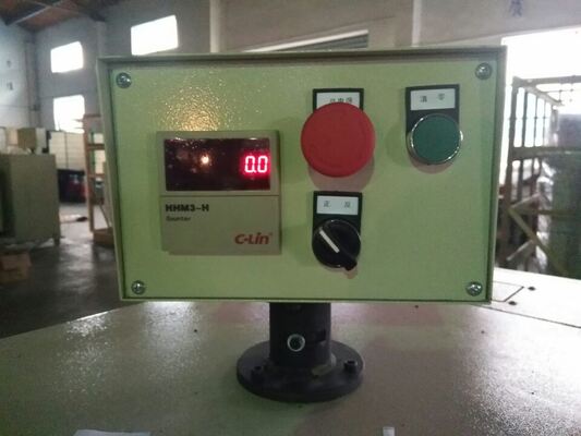 Maschine zur Wickelung von Schraubdraht mit halbautomatischem Transformator