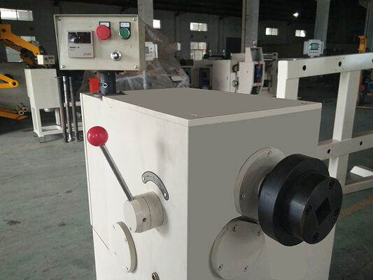 Maschine zur Wickelung von Schraubdraht mit halbautomatischem Transformator