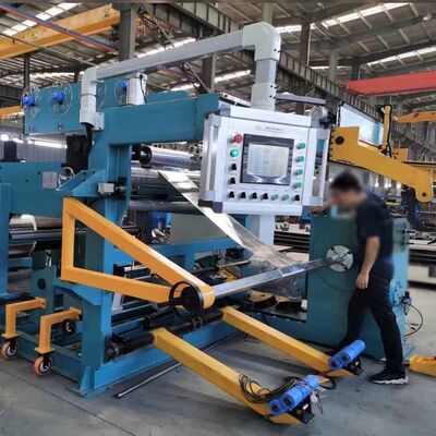 Transformator-Folienwickler mit 22 kW Wickelleistung, 0-18 RPM-Geschwindigkeitsbereich und 2 Sätze Deburring-Einheit für Präzisionswicklung