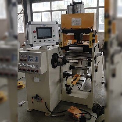 200 mm automatische Folienwickelmaschine mit Kaltdruckschweißen für die Herstellung von Transformatorspulen